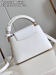 Bagsaaa Louis Vuitton Capucines Mini White Flower Strap - 21 x 14 x 8 cm - 6