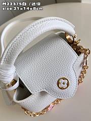 Bagsaaa Louis Vuitton Capucines Mini White Flower Strap - 21 x 14 x 8 cm - 4