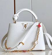 	 Bagsaaa Louis Vuitton Capucines BB White Flower Strap - 27 x 18 x 9 cm - 1