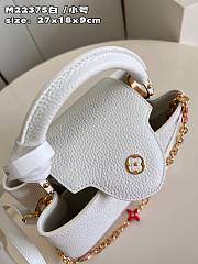 	 Bagsaaa Louis Vuitton Capucines BB White Flower Strap - 27 x 18 x 9 cm - 4