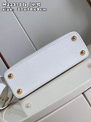 	 Bagsaaa Louis Vuitton Capucines BB White Flower Strap - 27 x 18 x 9 cm - 3