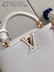 	 Bagsaaa Louis Vuitton Capucines BB White Flower Strap - 27 x 18 x 9 cm - 2