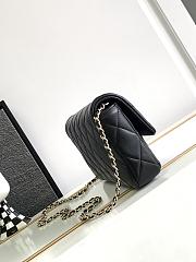 Bagsaaa Chanel Flap Bag Black Quilted Diamond CC - 19 cm x 12 cm x 3 cm - 6