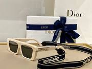 	 Bagsaaa Dior Signature S2U Sunglasses With Chain - 3