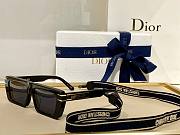 	 Bagsaaa Dior Signature S2U Sunglasses With Chain - 2