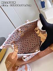 	 Bagsaaa Louis Vuitton By The Pool Onthego PM Beige - 25*19*11.5cm - 2
