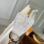 	 Bagsaaa Louis Vuitton By The Pool Mini Pochette Accessoires White Cotton 15.5 x 10.5 x 4 cm - 6