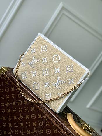 Bagsaaa Louis Vuitton Toiletry Pouch On Chain Bag White with Lotus cotton - 25*20*5.5CM