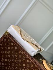 Bagsaaa Louis Vuitton Toiletry Pouch On Chain Bag White with Lotus cotton - 25*20*5.5CM - 4