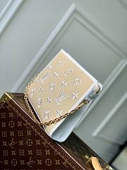 Bagsaaa Louis Vuitton Toiletry Pouch On Chain Bag White with Lotus cotton - 25*20*5.5CM - 2