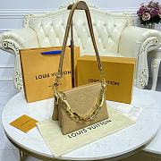 	 Bagsaaa Louis Vuitton Coussin BB Beige - 20 x 16 x 7 cm - 5