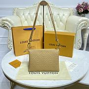 	 Bagsaaa Louis Vuitton Coussin BB Beige - 20 x 16 x 7 cm - 4