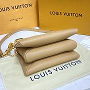 	 Bagsaaa Louis Vuitton Coussin BB Beige - 20 x 16 x 7 cm - 3