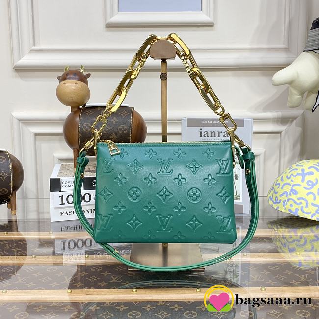 	 Bagsaaa Louis Vuitton Coussin BB Green - 20 x 16 x 7 cm - 1