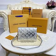 	 Bagsaaa Louis Vuitton Coussin BB Silver - 20 x 16 x 7 cm - 2
