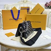 Bagsaaa Louis Vuitton Coussin BB Black - 20 x 16 x 7 cm - 5