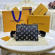 Bagsaaa Louis Vuitton Coussin BB Black - 20 x 16 x 7 cm - 4