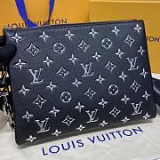 	 Bagsaaa Louis Vuitton Coussin PM Black - 26 x 20 x 12 - 4