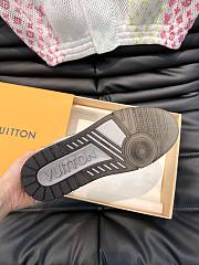 Bagsaaa Louis Vuitton Trainer Sneaker Grey Monogram-embossed grained calf leather - 6