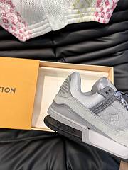 Bagsaaa Louis Vuitton Trainer Sneaker Grey Monogram-embossed grained calf leather - 2