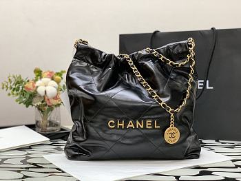 Bagsaaa Chanel 22 small tote bag black gold hardware