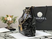 Bagsaaa Chanel 22 small tote bag black gold hardware - 3