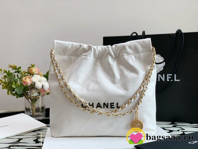 Bagsaaa Chanel 22 Small Handbag AS3260 White Calfskin & Black Logo - 35 × 37 × 7 cm - 1