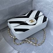 Bagsaaa Chanel Flap Bag Chevron Black and White - 20*13*5cm - 4