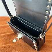 Bagsaaa Valentino Garavani Rockstud Shoulder Black Bag - 18.5x12x8cm - 2