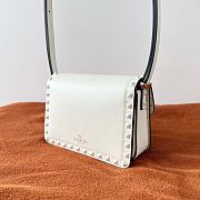 	 Bagsaaa Valentino Garavani Rockstud Shoulder White Bag - 18.5x12x8cm - 5