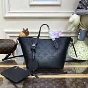 	 Bagsaaa Louis Vuitton Blossom PM Tote Black Bag - 20 x 20 x 12.5 cm - 1