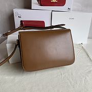 	 Bagsaaa Celine Classique Triomphe In shiny Calfskin Leather Brown - 25 X 18 X 7.5 cm - 5