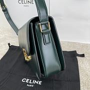	 Bagsaaa Celine Classique Triomphe In shiny Calfskin Leather Dark Green - 22.5 X 16.5 X 7.5 cm - 4