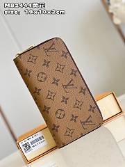 Bagsaaa Louis Vuitton Monogram Zippy Wallet - 19cm - 1