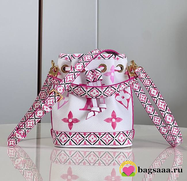 	 Bagsaaa Louis Vuitton By The Pool Bucket Pink Bag - 16x13x10cm - 1
