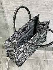 Bagsaaa Dior Book Tote Medium Grey Plan de Paris Embroidery - 36 x 27.5 x 16.5 cm - 2