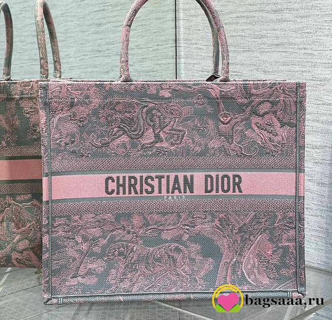 	 Bagsaaa Dior Book Tote Large Gray and Pink Toile de Jouy Reverse Beverly Hills Embroidery - 42 x 35 x 18.5 cm - 1