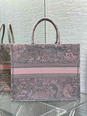 	 Bagsaaa Dior Book Tote Large Gray and Pink Toile de Jouy Reverse Beverly Hills Embroidery - 42 x 35 x 18.5 cm - 6