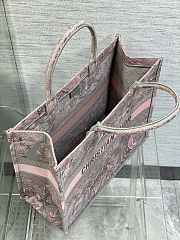 	 Bagsaaa Dior Book Tote Large Gray and Pink Toile de Jouy Reverse Beverly Hills Embroidery - 42 x 35 x 18.5 cm - 5