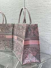 	 Bagsaaa Dior Book Tote Large Gray and Pink Toile de Jouy Reverse Beverly Hills Embroidery - 42 x 35 x 18.5 cm - 4