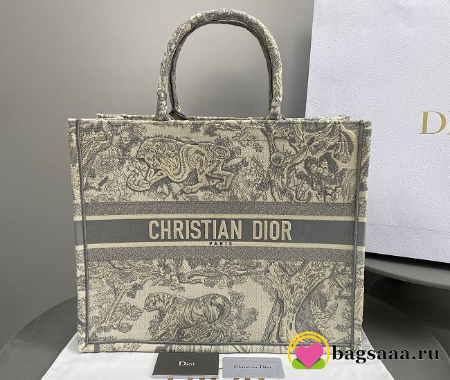 	 Bagsaaa Dior Book Tote Large Ecru and Gray Toile de Jouy Embroider - 42 x 35 x 18.5 cm - 1