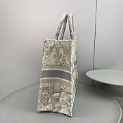 	 Bagsaaa Dior Book Tote Large Ecru and Gray Toile de Jouy Embroider - 42 x 35 x 18.5 cm - 6