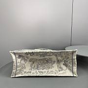 	 Bagsaaa Dior Book Tote Large Ecru and Gray Toile de Jouy Embroider - 42 x 35 x 18.5 cm - 5