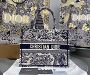 	 Bagsaaa Dior Book Tote Medium Blue Toile de Jouy Embroider - 36 x 27.5 x 16.5 cm - 1