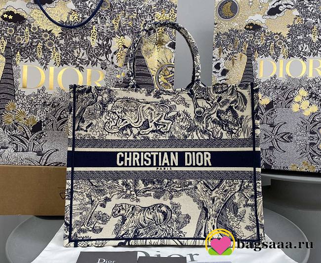 	 Bagsaaa Dior Book Tote Large Blue Toile de Jouy Embroider - 42 x 35 x 18.5 cm - 1