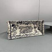 	 Bagsaaa Dior Book Tote Large Blue Toile de Jouy Embroider - 42 x 35 x 18.5 cm - 6