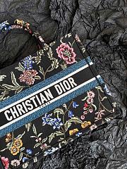 	 Bagsaaa Dior Book Tote Medium Black Multicolor Dior Petites Fleurs Embroidery - 36 x 27.5 x 16.5 cm - 6