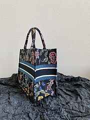 	 Bagsaaa Dior Book Tote Medium Black Multicolor Dior Petites Fleurs Embroidery - 36 x 27.5 x 16.5 cm - 4