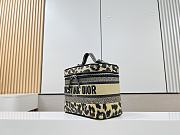 	 Bagsaaa Dior Vanity Yellow Embroider - 23.5×14×18.5cm - 4