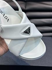 Bagsaaa Prada padded leather platform white sandals - 4